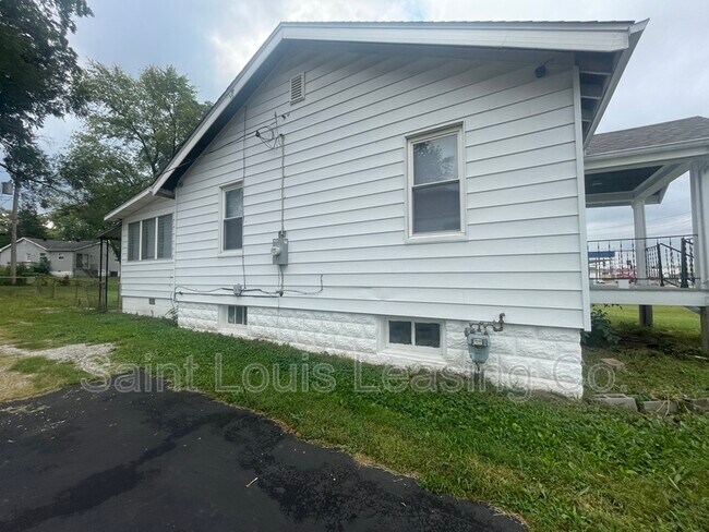 Foto del edificio - 6822 N Hanley Rd