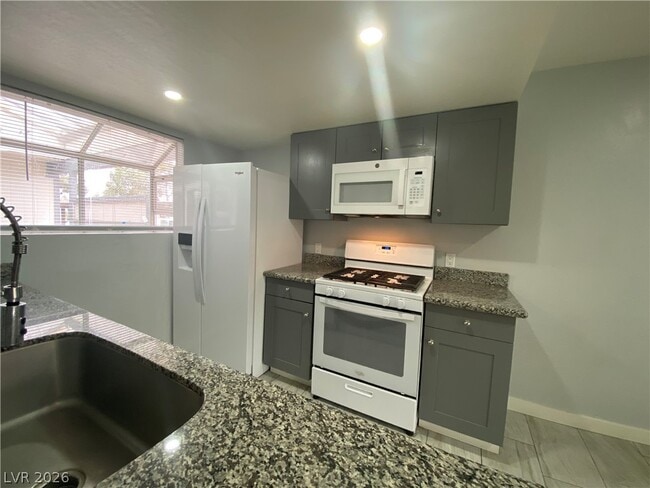 Foto del edificio - 259 N Lamb Blvd
