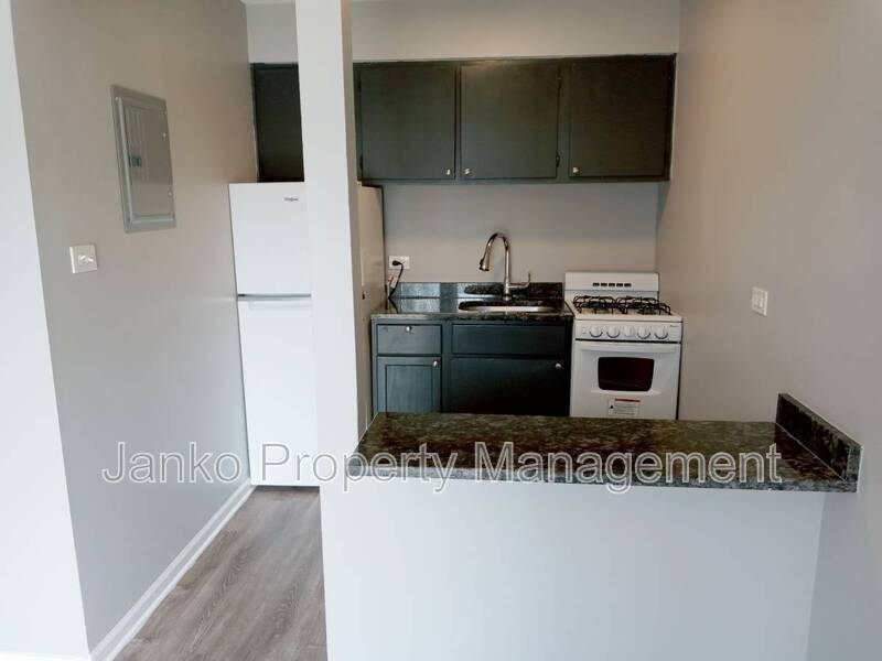 Foto principal - 3353 Commercial Ave