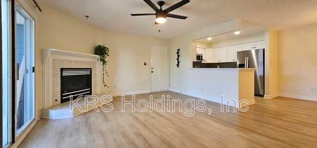 Building Photo - 9535 Bay Front Dr