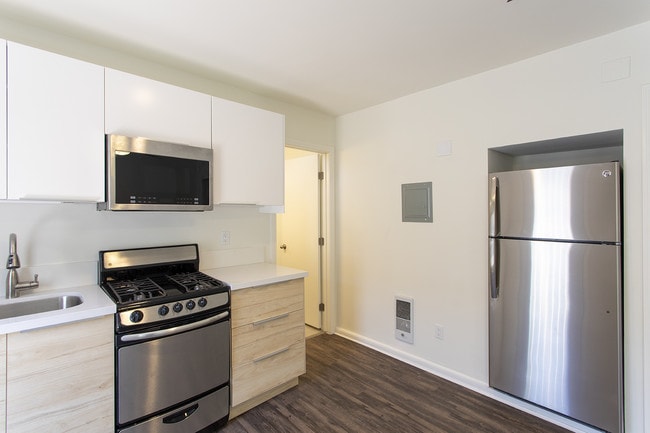 Building Photo - Amazing La Jolla Village Studio with Onsit...
