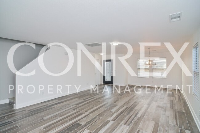 Building Photo - Gorgeous 3 Bedroom!