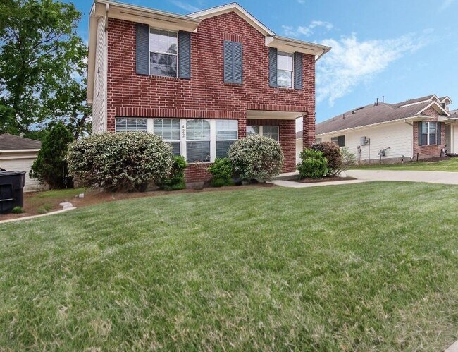 Foto del edificio - 422 Laurel Pine Dr