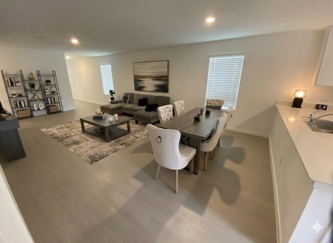 Foto del edificio - 5283 Israel Grace Wy