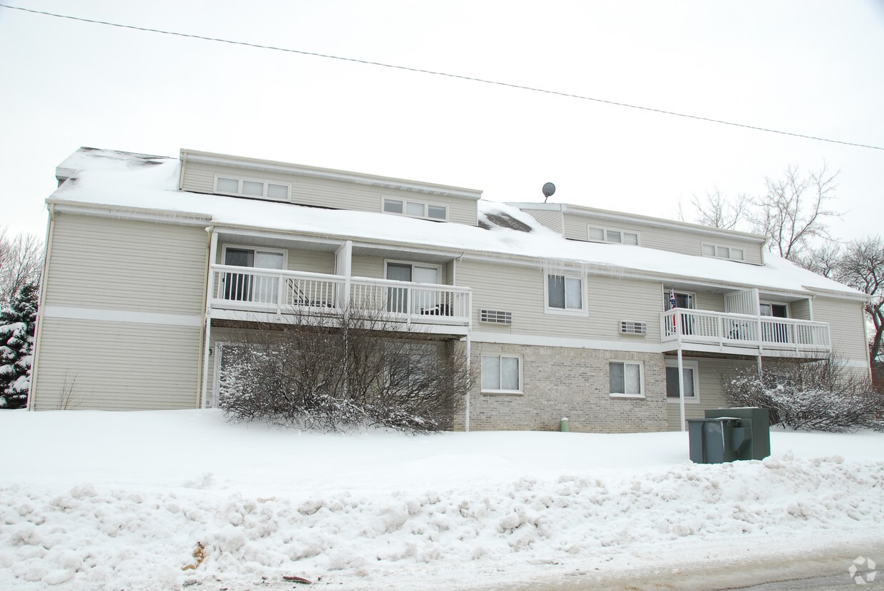 Building Photo - Tennyson Heights