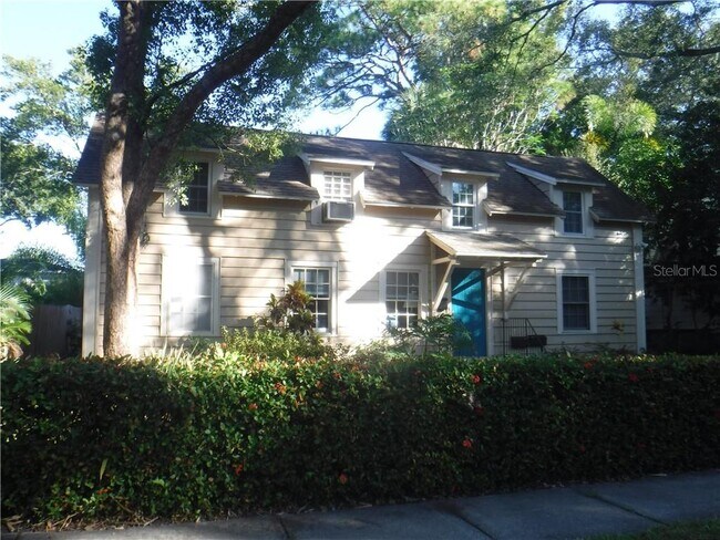 Foto del edificio - 215 20th Ave NE