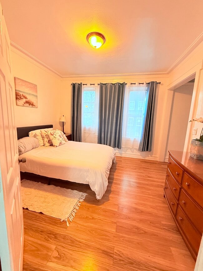 Building Photo - 52 Brookdale Ave