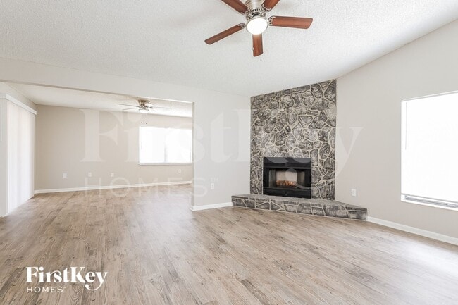 Foto del edificio - 704 Del Rio Way