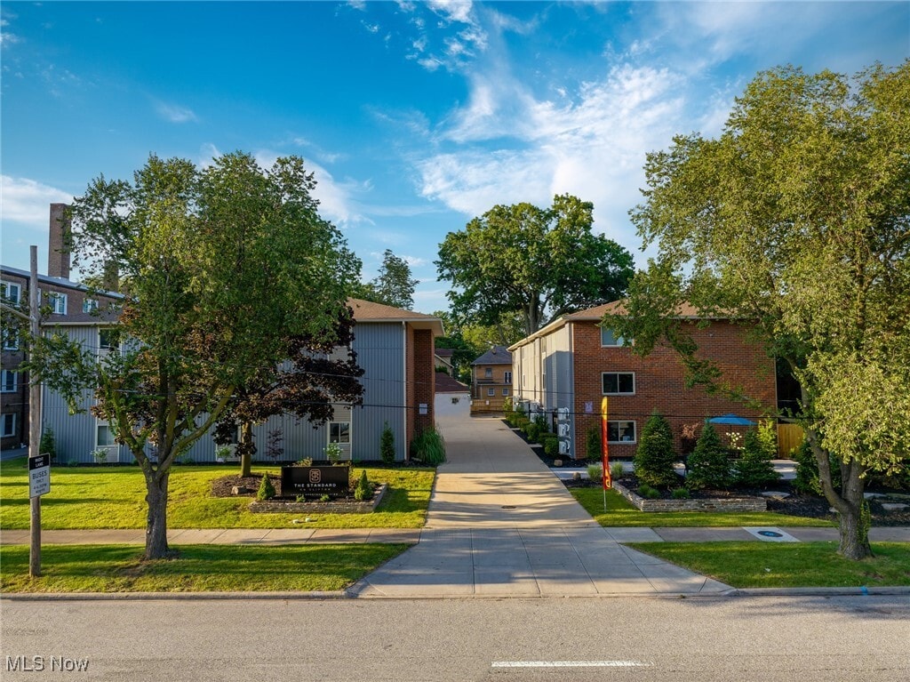 10532 Clifton Blvd Cleveland, OH 44102 – photo 1