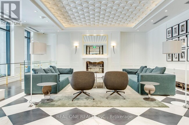 Photo du bâtiment - 955-3955 Bay St.