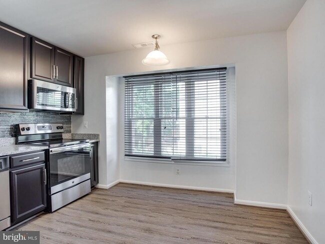 Foto del edificio - 1447 Chatham Ct