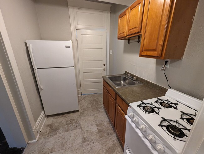 Building Photo - 3648 Shenandoah Ave