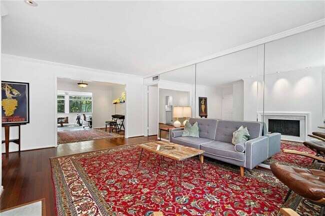 Foto del edificio - 52 Chaumont Square NW