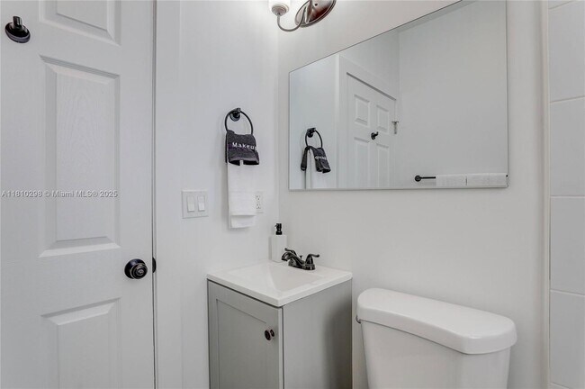 Foto del edificio - 1553 SW 7th St