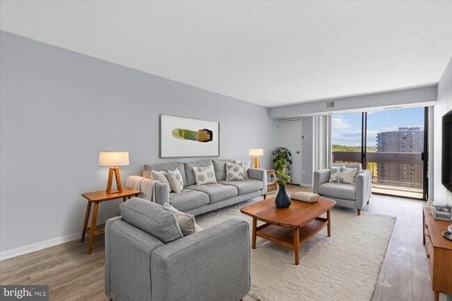 Foto del edificio - 5300 Holmes Run Pkwy