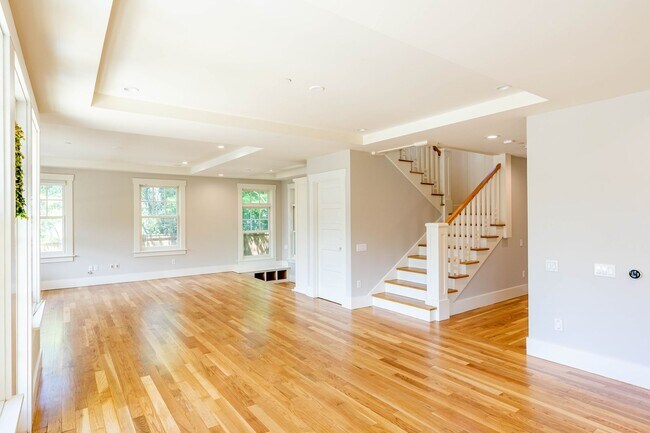 Building Photo - Handsome 5BR/3BA Renovated Craftsman Home!...