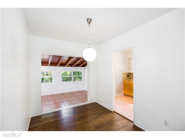 Building Photo - 612 Zamora Ave