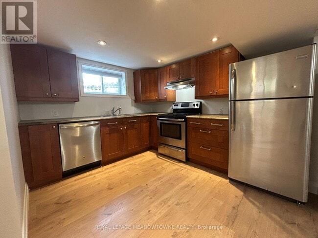Building Photo - 146 Prince Charles Dr