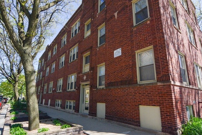 Building Photo - 2921 W George St