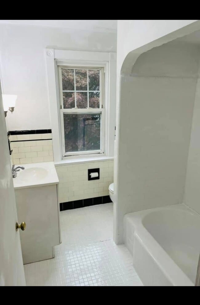 Building Photo - 139 Devonshire St