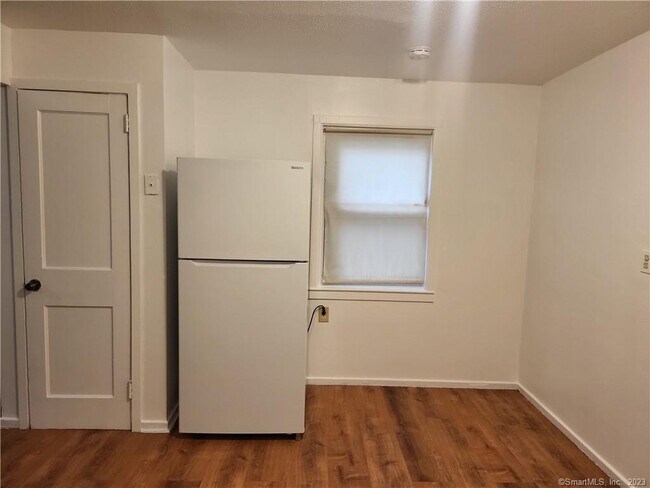 Building Photo - 68 Pershing St