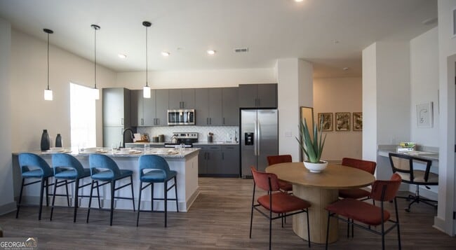 Foto del edificio - 1000 Rea Dr SW