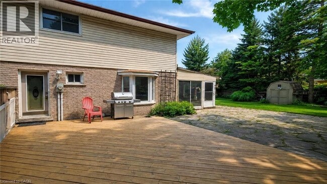 Building Photo - 27 Elmhurst Crescent