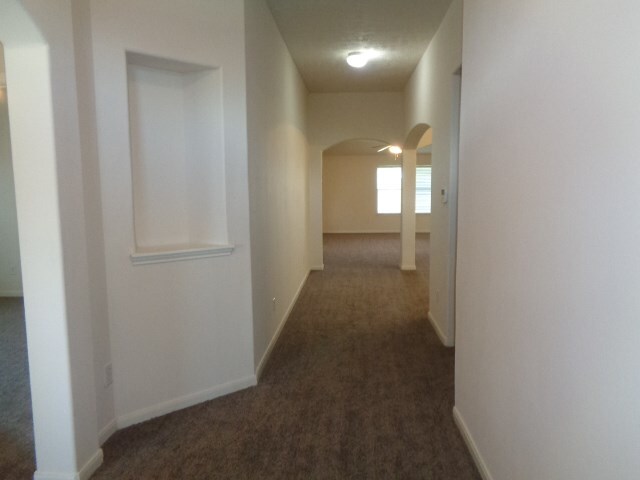 Foto del edificio - 15146 Diamond Way