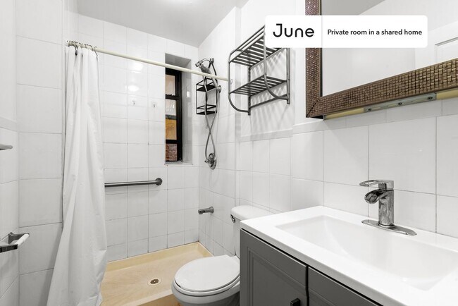 Foto del edificio - Room in Shared 3 bed/1 bath home