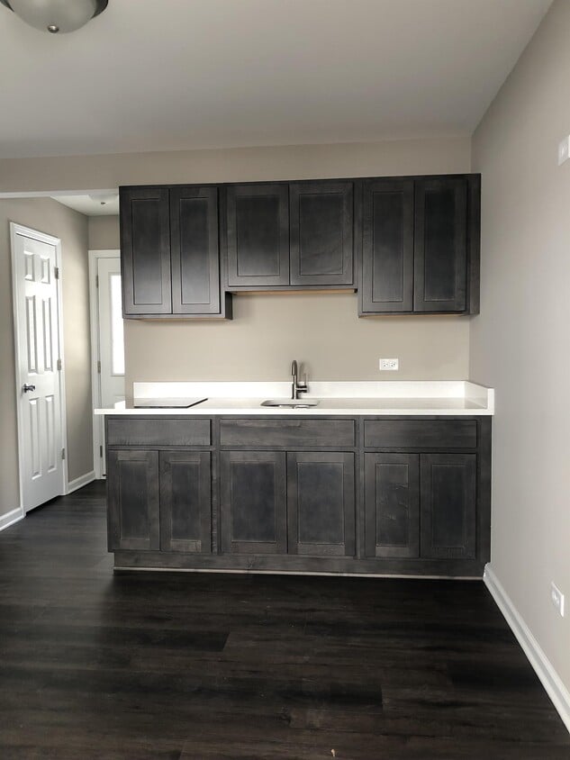 1590 Main St Unit 7, Antioch, IL 60002 Room for Rent in Antioch, IL