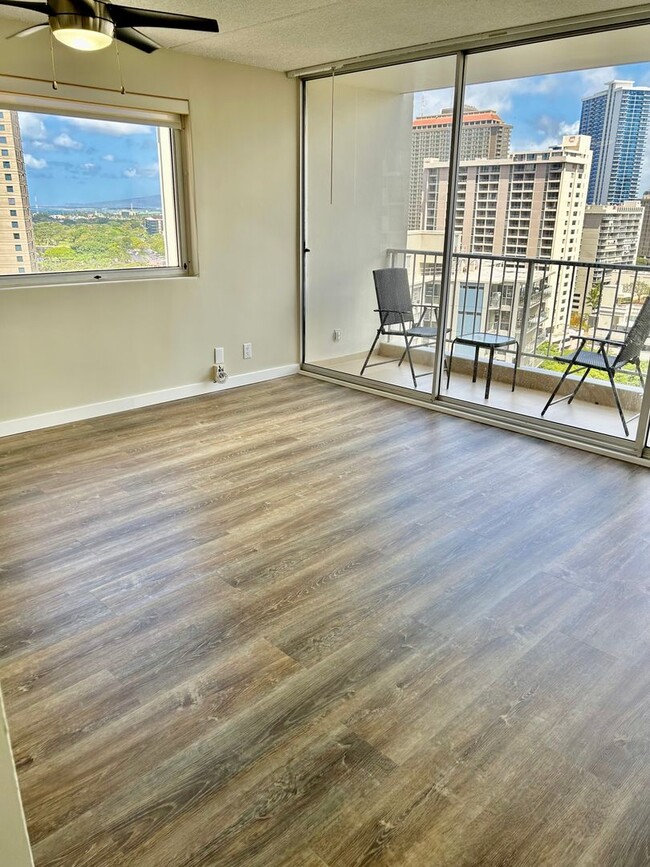 Building Photo - Villa on Eaton Square 1 BDRM., 1 bath w/co...