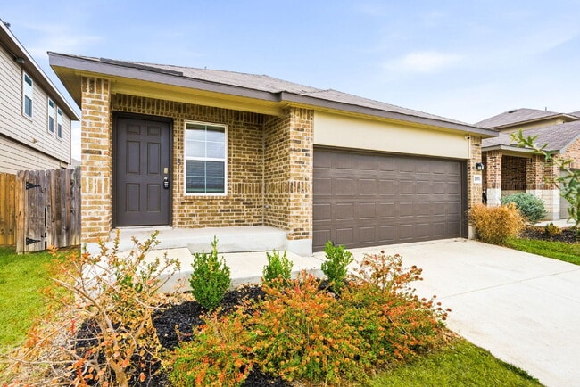 Building Photo - 2 Weeks FREE RENT with 12 Month Lease. 1 Month FREE with 18 Month Lease