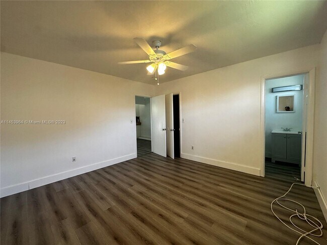 Foto del edificio - 3100 NW 135th St