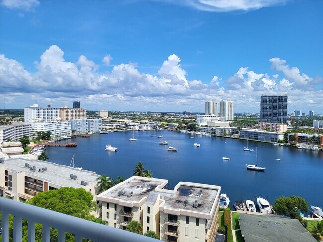 Foto del edificio - 137 Golden Isles Dr