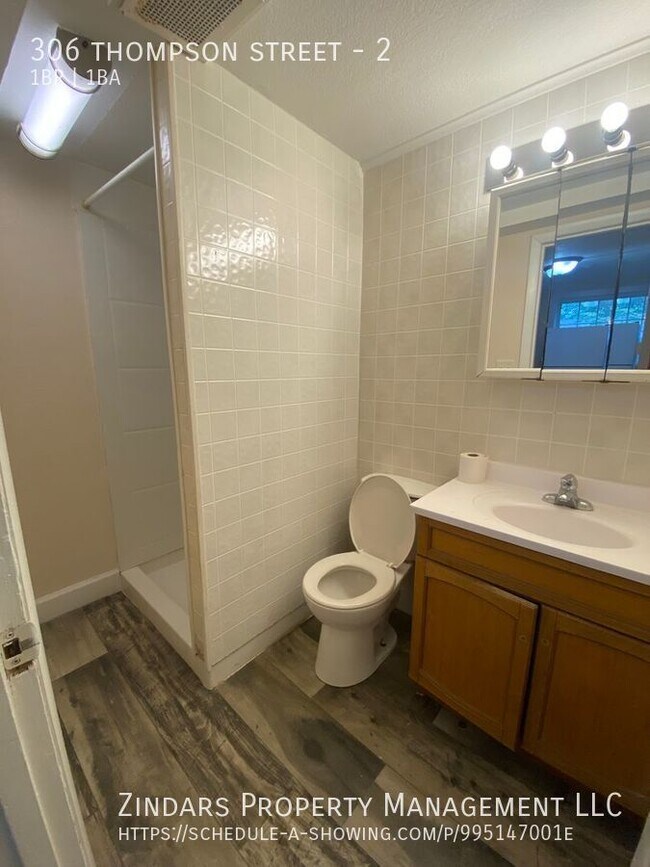 Foto del edificio - 306 Thompson St