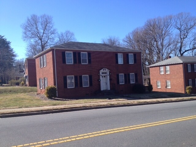 Primary Photo - 415 N Center St