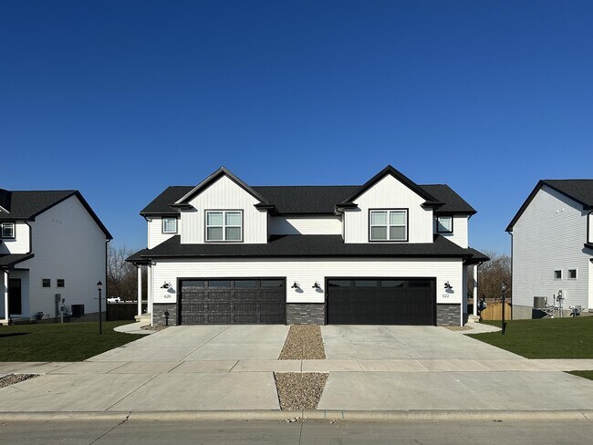 Building Photo - 614 Rapp Dr