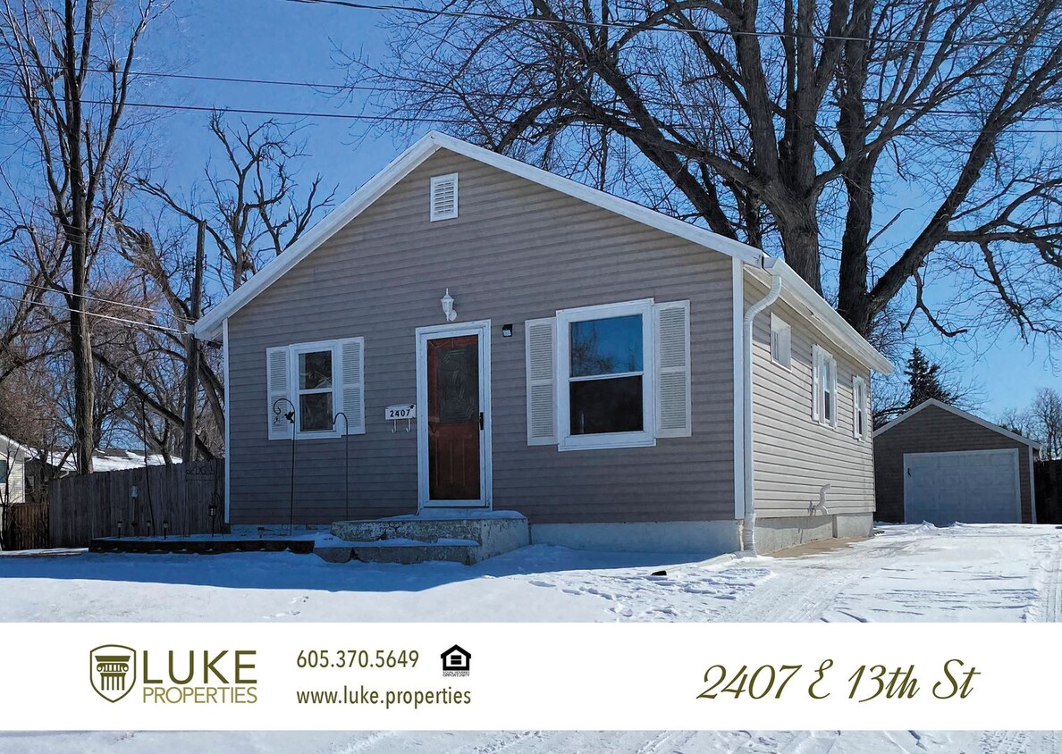 Primary Photo - 2407 E 13th St