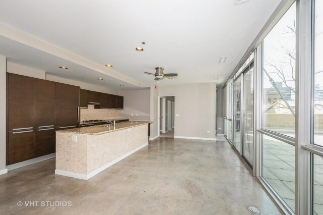 Foto principal - 156 W Superior St