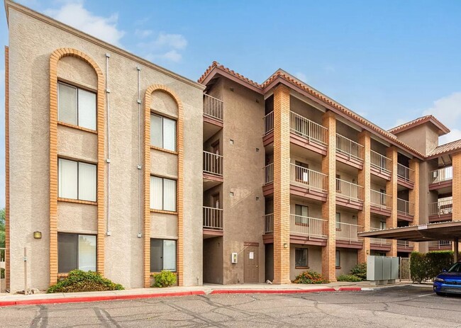 Building Photo - 2 Bedroom in the El Tovar Condominiums Nea...