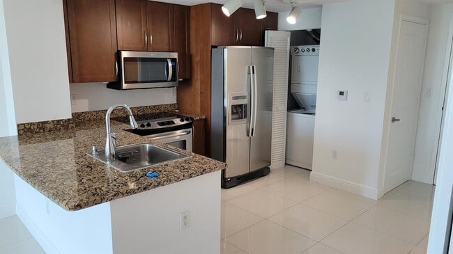 Photo - 400 N Federal Hwy Apartment