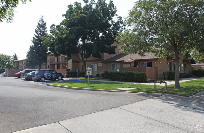 Building Photo - Western Heights Apartments