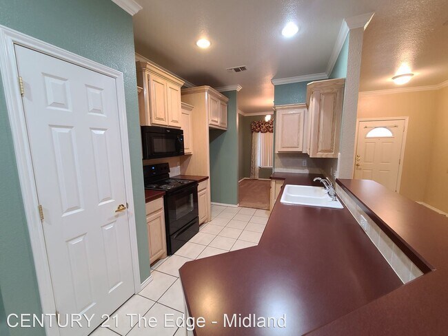 Building Photo - 3 br, 2 bath House - 3210 Whittle Way