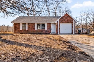 Building Photo - 246 SE 101st Rd