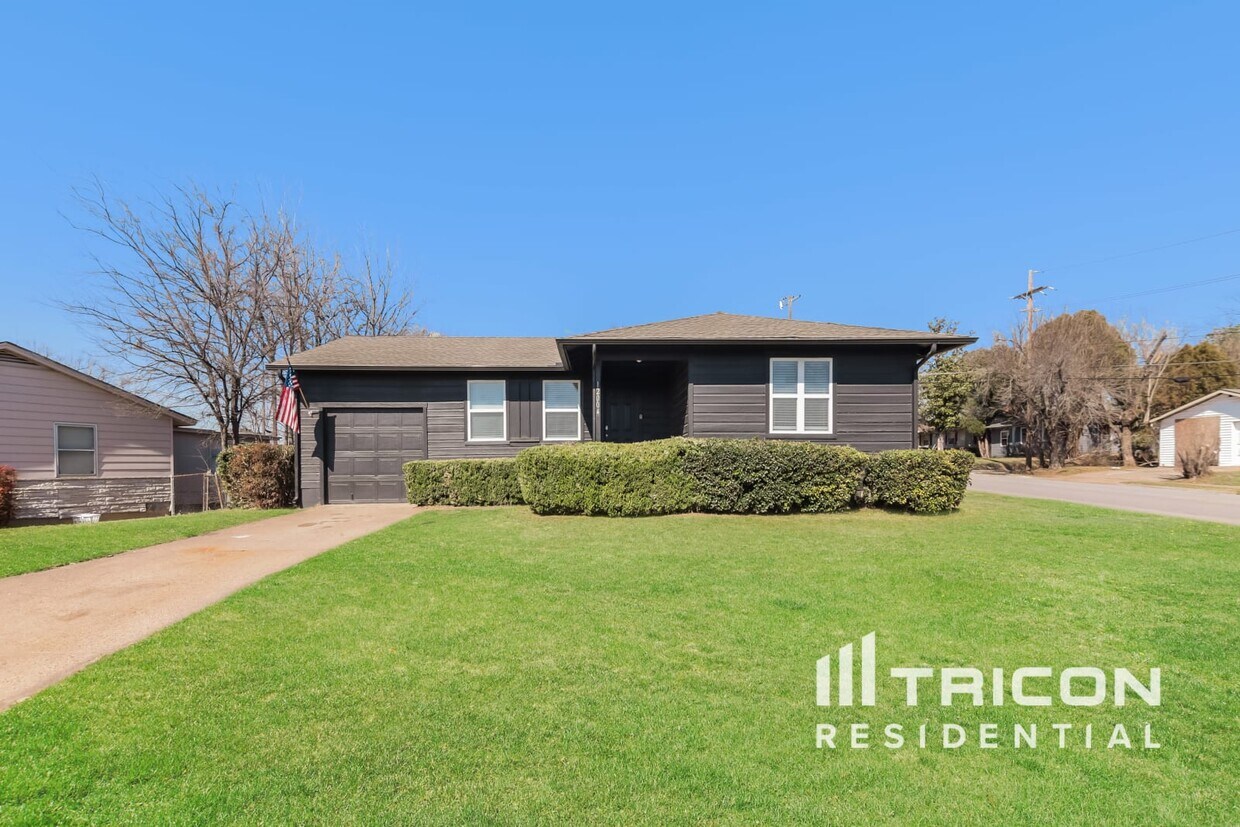Foto principal - 12004 Galva Dr