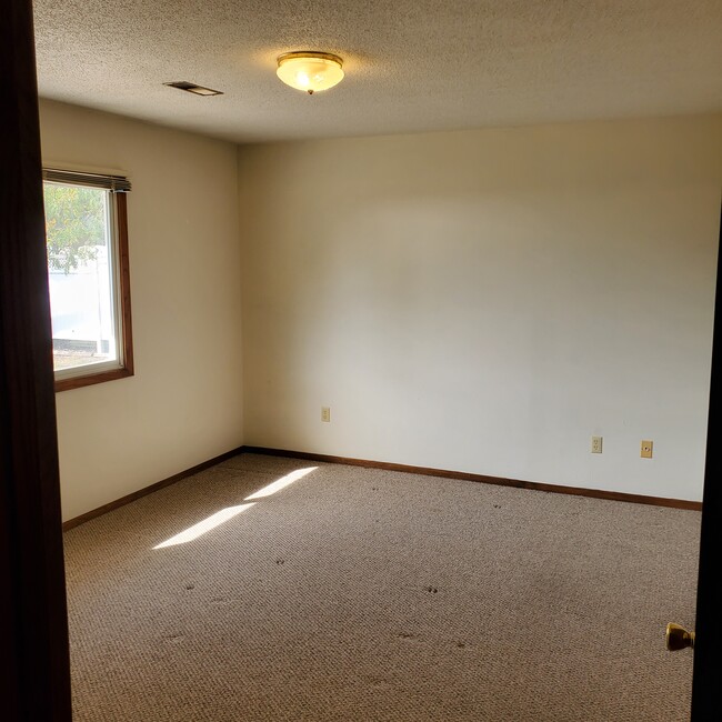 Master bedroom - 729 11th Ave