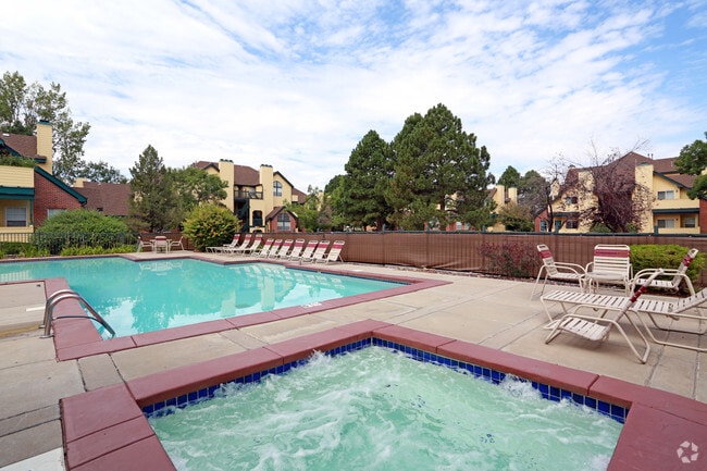 Building Photo - Huntington Ridge Apartments