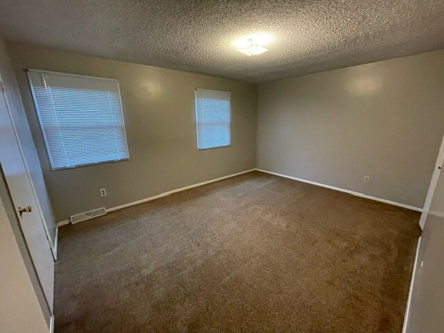 Foto del edificio - 1457 Karl Dr