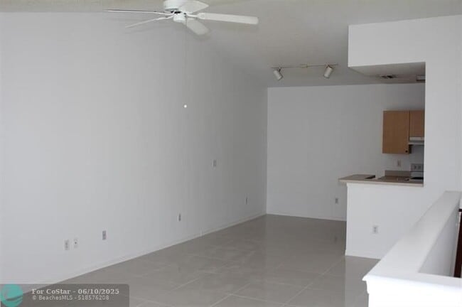 Foto del edificio - 10348 Fox Trail Rd S