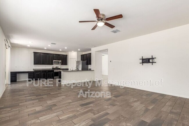 Foto del edificio - 3041 E Desert Broom Pl